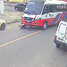 Vídeo: Dupla em moto é levada por ônibus durante ac1dent3 em cruzamento na Zona Leste de Manaus
