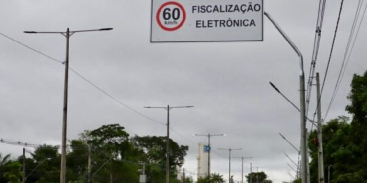 Confirmado: corujinhas começam a multar motoristas que passam dos limites em Manaus