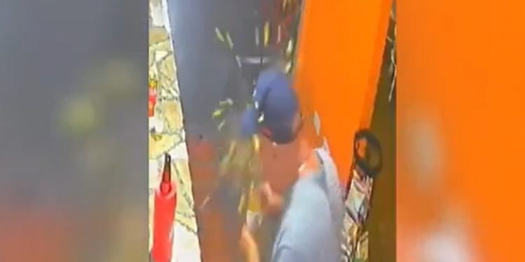 Vídeo: coxinha de frango expl0de na boca de cliente dentro do bar