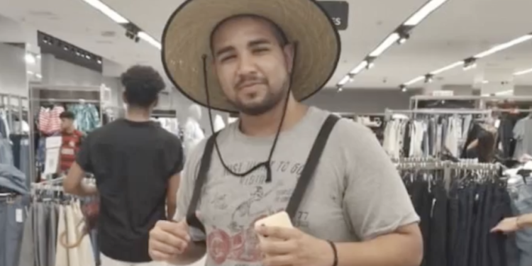 Mãe clama para que filho que saiu para trabalhar em evento em Iranduba seja encontrado