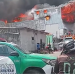 Vídeos: Incêndio de grandes proporções atinge galpão na rua do Fuxico, Zona Leste de Manaus