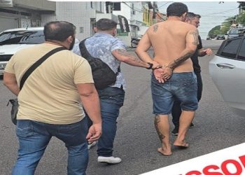 Vídeo: Vulgo ‘Professor Girafales’ é preso escondido em escola de reforço em Manaus após r0ub0s
