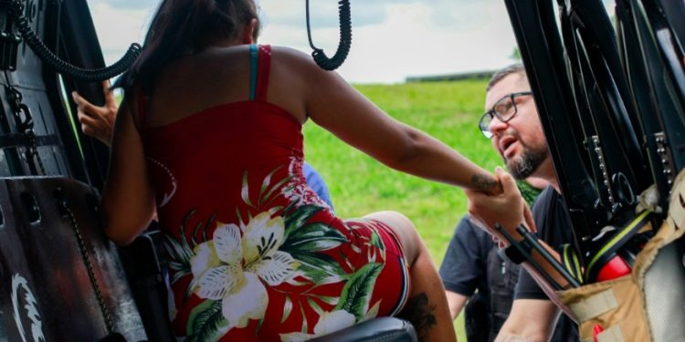SSP-AM resgata jovem gestante em comunidade rural com suspeita de apendicite