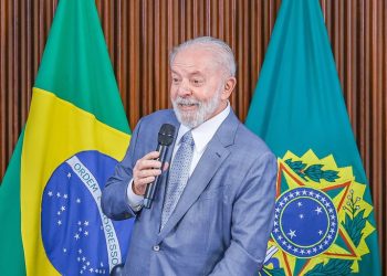 Hemorragia não afeta função cerebral do presidente, diz médico de Lula