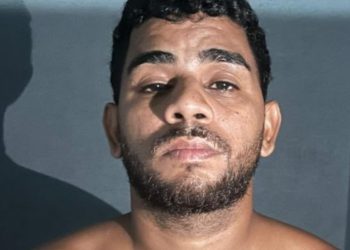 Preso na Zona Leste de Manaus, “Jabá” faz cara de malvadão na foto da delegacia