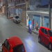 Vídeo: Dupla em moto vê mulheres de bobeira em frente de casa e r0ubam elas no Petrópolis
