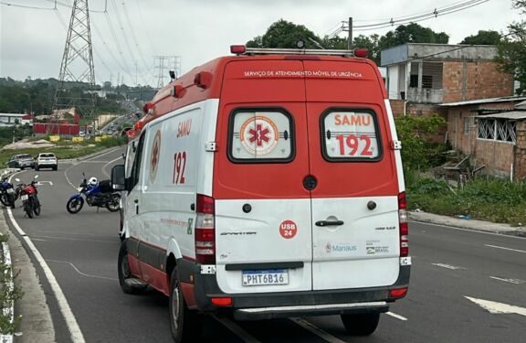 Motociclistas se chocam e ficam f3r1dos na avenida das Flores, Zona Norte de Manaus