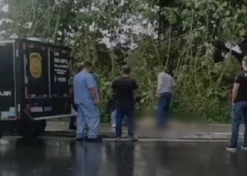 Com mãos e pés amarr@d0s, c0rpo de homem t0rturad0 e bal3ad0 é abandonado em Manaus