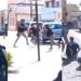 Vídeo: PM derruba motoqueiro com paulad@ durante blitz: ‘recado’