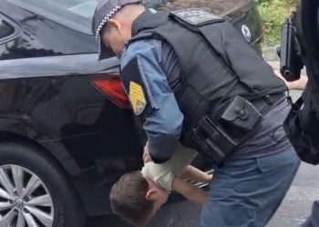 PM atende chamado de pai e salva a vida do filho dele que se engasg0u em Manaus