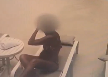 Vídeo: Mulher vai se bronzear perto da piscina e leva t1r0 na cabeça