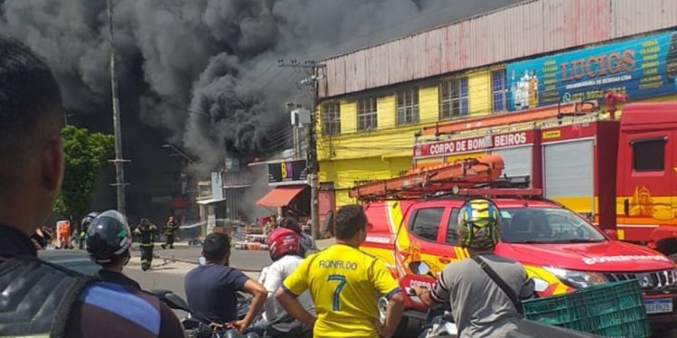 Vídeo: faísca de solda por ter sido a causa do incêndio devastador na Rua do Fuxico