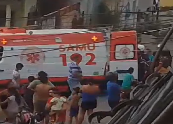 Vídeo: Pedreiro leva b@la durante confronto entre PM e traf1cante$ na Zona Leste de Manaus