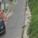 Vídeo: motoqueiro acerta pilha de tijolos após tomar fechada na rua em Manaus