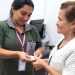 Em Manaus, funcionária da limpeza acha dinheiro em papel higiênico e é parabenizada pela honestidade