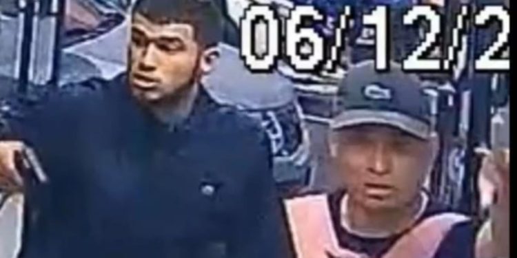 Vídeo: Rocam segue nas ruas para prender dupla que roub0u joalheria e at1r0u em inocente em Manaus