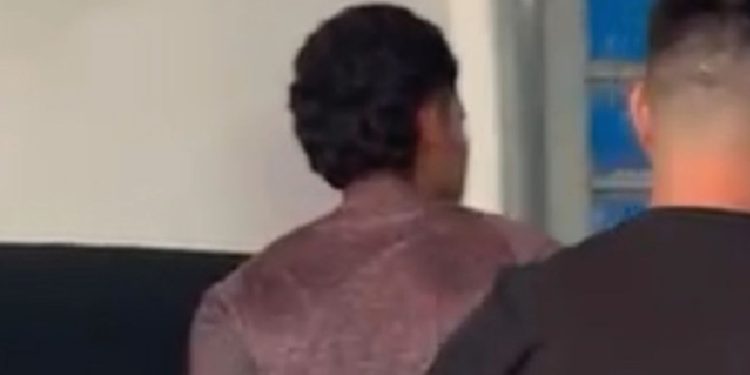 Cansada de ser abus4d4 pelo padrasto, menina de 9 anos foge de casa em Tefé; ele foi preso