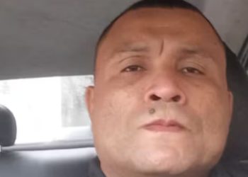 Filha assiste o pai policial sendo m0rt0 a t1r0s ao reagir assalto; ela foi atingid4