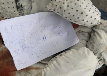 Tr@ficant3s v1ngam ‘Sabazinho’ e deixam homem esqu@rtejad0 com bilhete em rua de Manaus