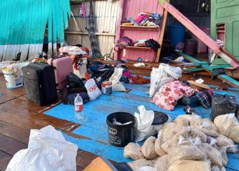 Marinha, PM e Corpo de Bombeiros fazem buscas a procura de mãe e filhos desaparecidos no rio no AM