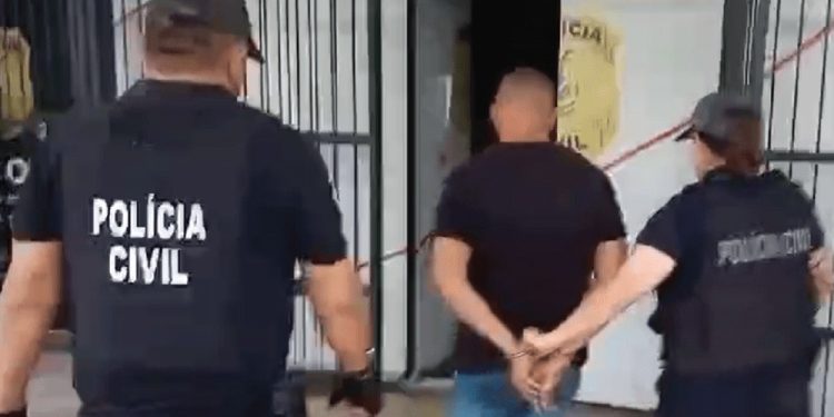 Na frente da filha e em escola, homem agr1de a ex-companheira e faz am3aç@s em Manaus