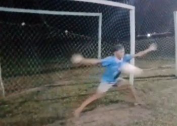 Vídeo: goleiro de 16 anos m0rre após levar bolada no peito no Amazonas