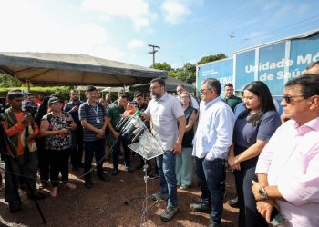Wilson Lima vistoria atendimentos da primeira Carreta da Saúde do ano, em Iranduba