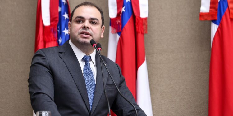 Presidente Roberto Cidade questiona prefeitura sobre prevenção a desastres naturais em Manaus