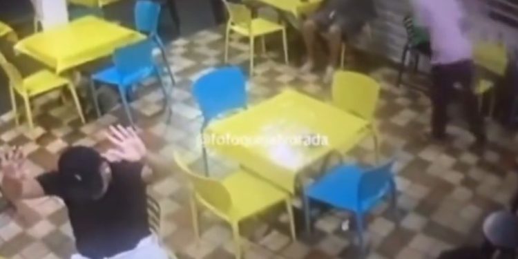 Vídeo: Ass@ltant3s fazem a limpa e dão t@pa em cliente no ‘Café do China’ no bairro Alvorada