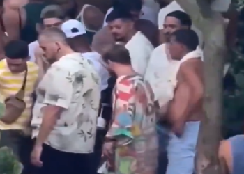 Vídeo: Machos amanhecem fazendo ‘broderagem’ um nos outros em festa de Réveillon