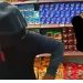Vídeo: bandido assalta mercadinho, manda cliente deitar no chão e faz a limpa no Amazonas