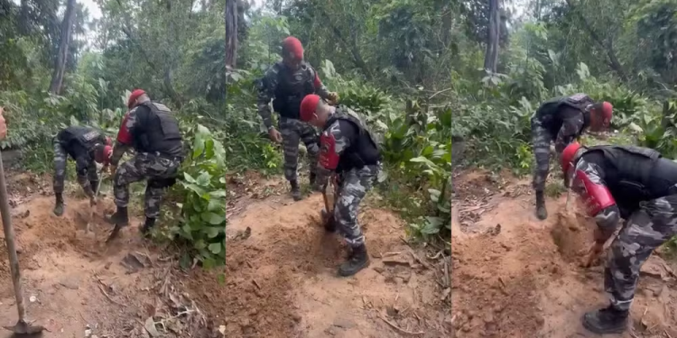 Mulheres são encontradas m0rtas abraçadas em cemitério clandestino; quatro são presos