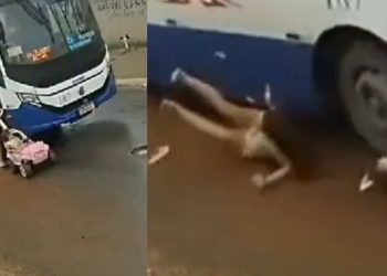 Vídeo: motora tenta desviar de buraco, mas acerta a mãe e a filha dela no carrinho