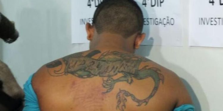 Homem suspeit0 de mat@r PM e mais três pessoas é pres0 em Manaus