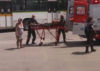 Homens d1scutem e um deles fica com f@ca enf1ada na garganta em Manaus; veja