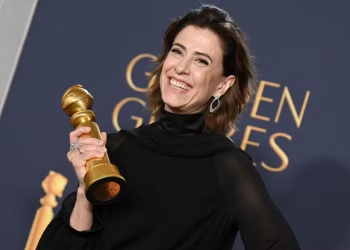 Fernanda Torres leva Globo de Ouro por atuação em Ainda Estou Aqui