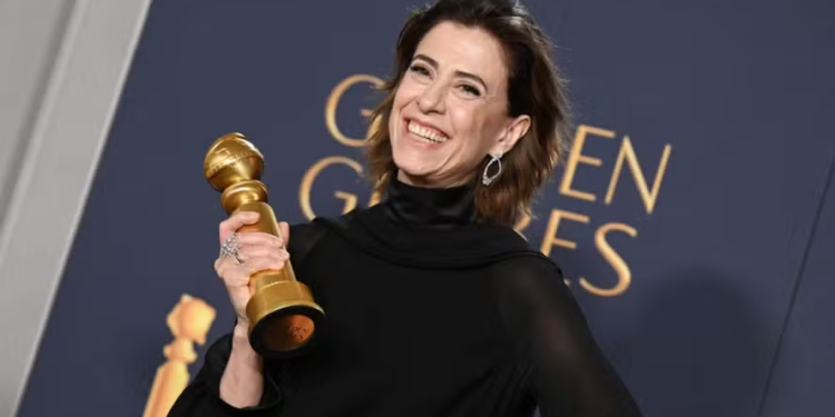 Fernanda Torres leva Globo de Ouro por atuação em Ainda Estou Aqui
