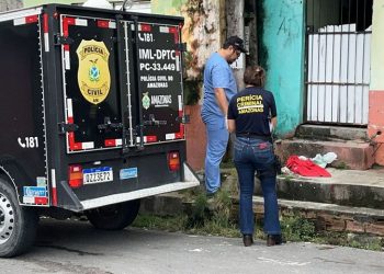 Veja: Em lixeira, feto de 9 meses é encontrado na Zona Norte de Manaus