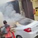 Carro pega fogo rapidamente e condutor escapa por pouco na Zona Oeste de Manaus