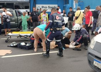 Motoqueiro atr0pela idosa na faixa de pedestres e quebra vários dentes dela em Manaus