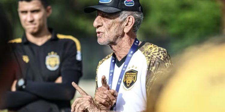 No Amazonas FC aos 78 anos, Aderbal Lana é o técnico mais velho do Brasil:’estou sadio e inteiro’