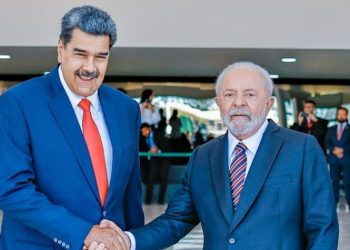 Maduro realiza exercício militar na fronteira com o Brasil e leva tensão à Amazônia