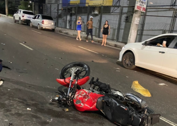 Na rotatória do Coroado, jovem de 22 anos p3rde a vida ao c0l1dir com carro