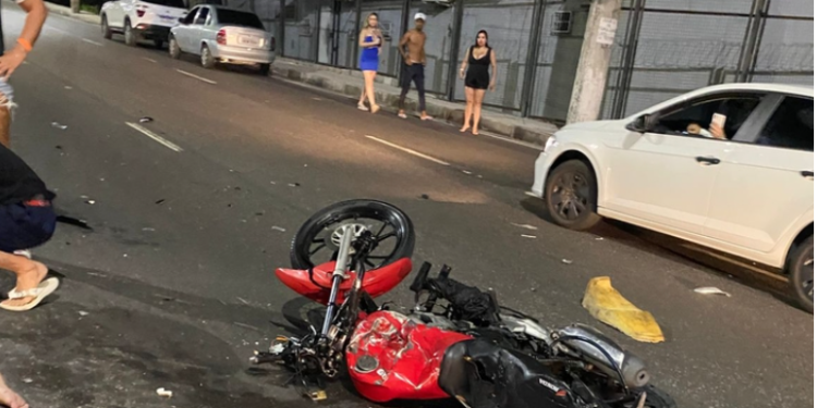 Na rotatória do Coroado, jovem de 22 anos p3rde a vida ao c0l1dir com carro