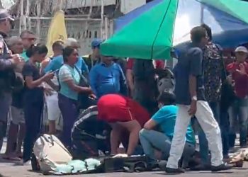 Vídeo muito forte: motoqueiro perde pedaç0 da perna na Djalma Batista