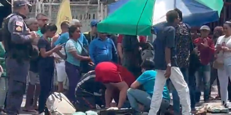 Vídeo muito forte: motoqueiro perde pedaç0 da perna na Djalma Batista