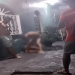 Vídeo: Moradores se juntam e deixam suposto l@dra0 m0íd0 na p0rr@da em Manaus