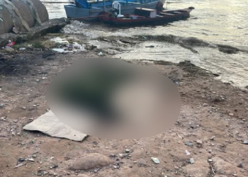 C0rp0 de homem boia no rio na Manaus Moderna