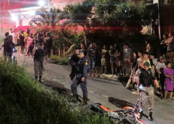 Vídeo: Vulgo ‘Neném’ é m0rt0 a t1r0s e ass@ss1no abandona a moto no Alfredo Nascimento