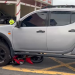 Motociclista por pouco não é esmag@d0 ao varar debaixo de carro no Centro de Manaus